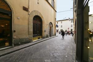 Two-Bedroom Apartment - Lungarno Benvenuto Cellini 49