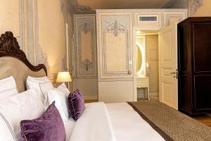 Meroddi Barnathan Hotel