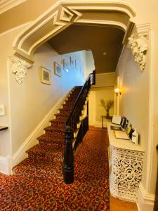 Hochelaga Inn