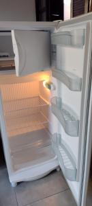 Pousada ideal -casa 3 nos fundos