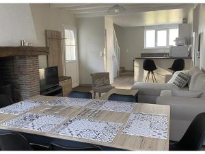 Maisons de vacances Gite Avaray, 4 pieces, 6 personnes - FR-1-491-299 : photos des chambres