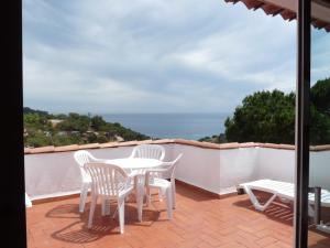 Private Apartments Cala Canyelles