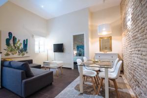 Cozy Apartment in House-Palace with Private Patio