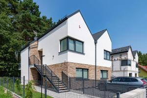 Apartamenty w sam las by KLIF Ustka - apartament na parterze z tarasem i parkingiem