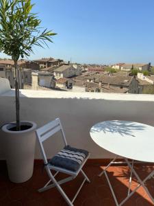 Attique Saint Pierre - Dans le ciel des teinturiers