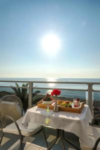 Double or Twin Room with Sea View