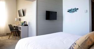 Hotels Hotel Port Marine : photos des chambres