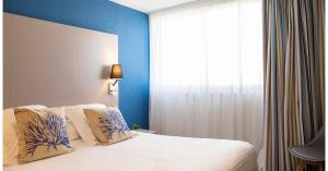Hotels Hotel Port Marine : photos des chambres