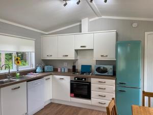 Hollicarrs - Sunflower Lodge