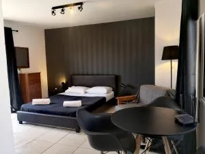 St Lazaros, Larnaca Center Studio - Scala