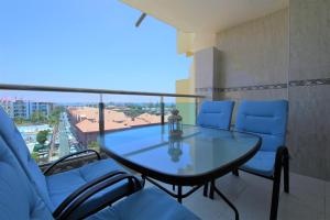 Central Apartment overlooking Yumbo centre with heated pool
