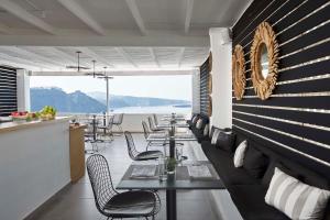 Mr and Mrs White Oia - Santorini