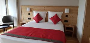 Hotels AUBERGE DES GLIERES : photos des chambres