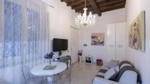 Consulta By Rental In Rome