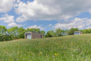 Hotels Terre d'Horizon Auvergne : Cottage - Vue sur Jardin