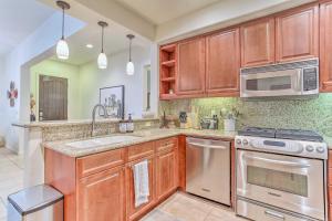 Desert Views + Pool Access: Home in La Quinta!