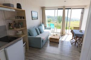 Hotels Terre d'Horizon Auvergne : Cottage - Vue sur Jardin