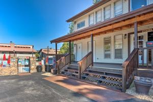 Apartment room in Spacious Condo Mins to Midtown with Grill and Views!