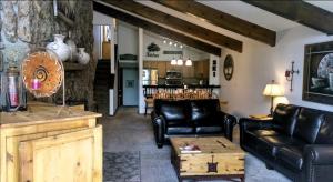 Four-Bedroom Apartment room in Exceptional Vacation Home in Avon condo