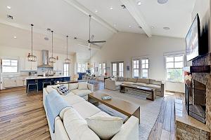 Five-Bedroom House room in Palmilla Opulence - Private Pool & Home Office home