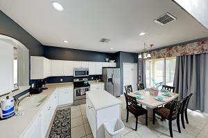 Eight-Bedroom House room in Emerald Island Estate - Private Pool & Hot Tub home