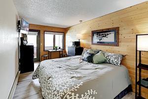 Studio Apartment room in Inn at Silver Creek Getaway - Pool & Hot Tub condo