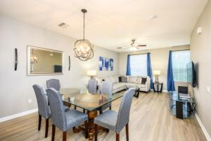 Three-Bedroom House room in NEW GORGEOUS Townhome - CDC COMPLIANT home