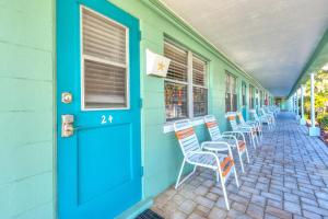 One-Bedroom Apartment room in Tropic Terrace #24 - Beachfront Rental condo