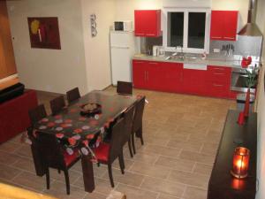 Maisons de vacances Gite Averdon, 4 pieces, 8 personnes - FR-1-491-54 : photos des chambres