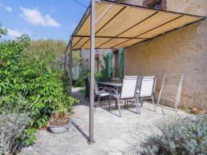 Maisons de vacances Gite Giroux, 3 pieces, 4 personnes - FR-1-591-48 : photos des chambres