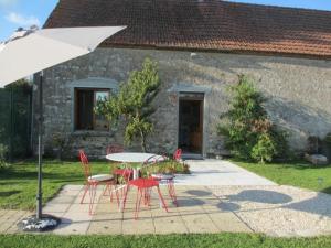 Maisons de vacances Gite Guilly, 2 pieces, 2 personnes - FR-1-590-30 : photos des chambres