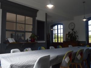 Maisons de vacances Gite Mers-sur-Indre, 5 pieces, 13 personnes - FR-1-591-166 : photos des chambres