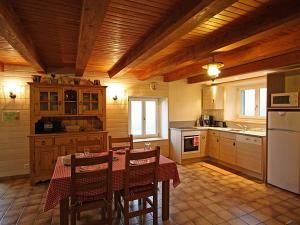 Maisons de vacances Gite Saulxures-sur-Moselotte, 3 pieces, 5 personnes - FR-1-589-237 : photos des chambres