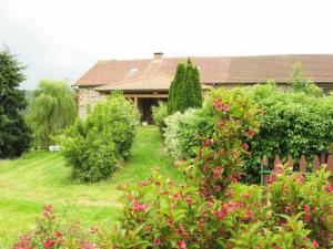 Gîte familial près de La Chaise-Dieu avec jardin, terrasse, jeux pour enfants et équipements bébé - FR-1-582-287