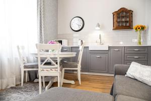 HOUSEHOST Apartment :Zacisze Street