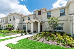 Four-Bedroom Townhouse room in 5 Star Champions Gate- Great Bed Sizes For All! townhouse