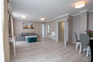 Maria Palace Complex