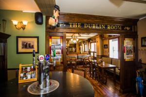 Hotel Tell and Apartments