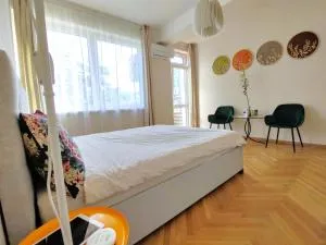 Big Stay - 4 Bedroom, 2 Bathroom Central Apartment with AC - Bratislava