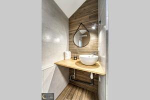 Appartements Le Loft Spa au coeur de Metz (unenuitametz) : photos des chambres