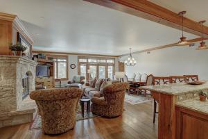 4Br Ski in Ski Out the Top of Bachelor Gulch condo