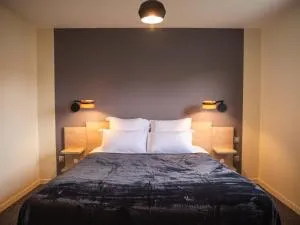 Logis hôtels Le Saint Pierre - 布雷叙尔