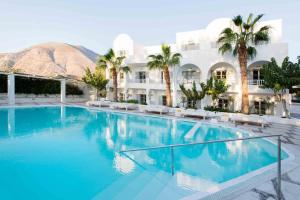 Hotel 28 Santorini Greece