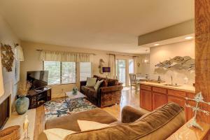 Apartment room in 101 Beachwalk Condo Shipyard Near Beach