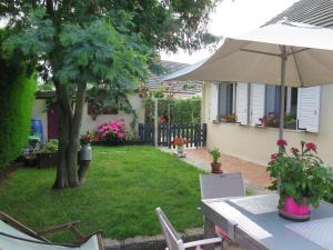 B&B / Chambres d'hotes chez Annick : Chambre Double - Vue sur Jardin