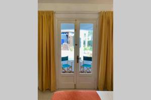 Apartment with garden and swimming and beach