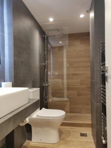 Sunny lovely apartment 60 meters from the metro