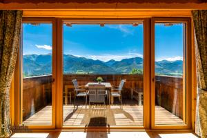Tree Bedroom Duplex Apartment with Balcony, Fireplace and Mountain view room in Osada Kościelisko