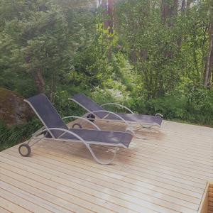 Hirsihuvila, sauna ja kylpyamme, levollista olemista