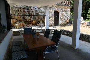 Großes Reihenhaus mit viel Grün und Meerblick